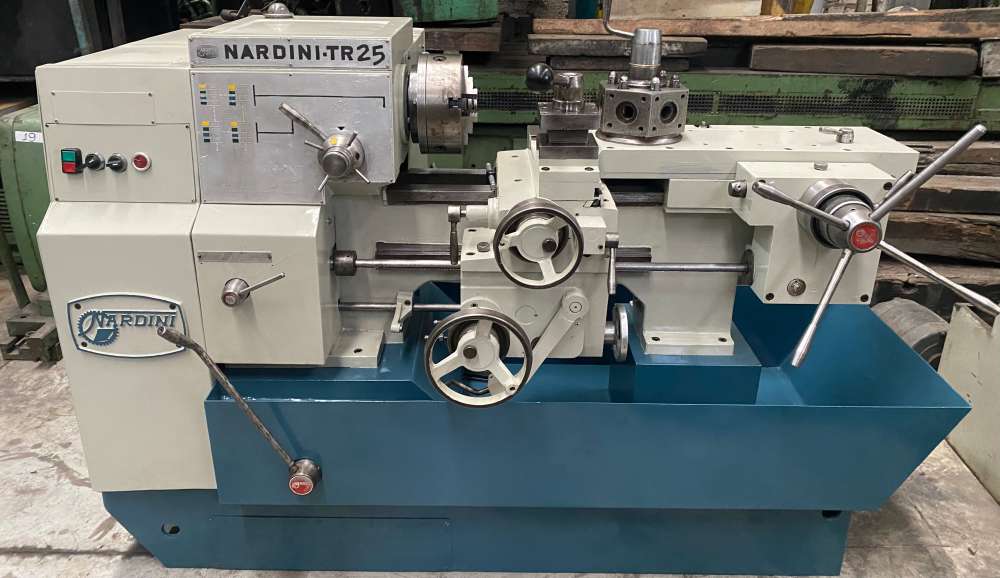 Torno revólver NARDINI modelo TR-25